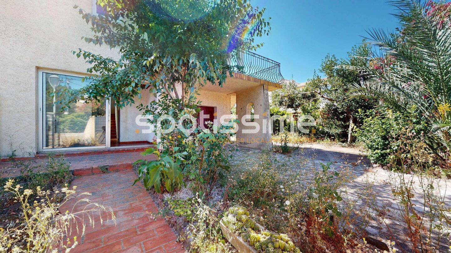 Maison 4 pièces 106 m² · à Agde · 106 m² · 1 070 €