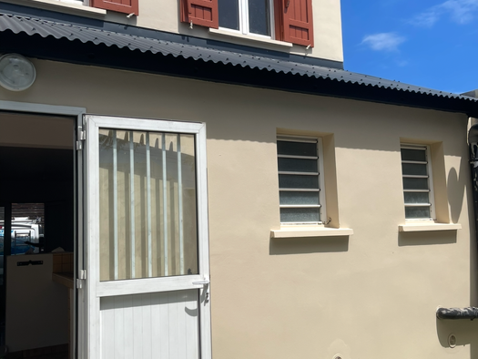 Maison à louer 930 € 3 pièces 2 chambres 63 m² 147 m² de terrain Saint-Pierre 97410