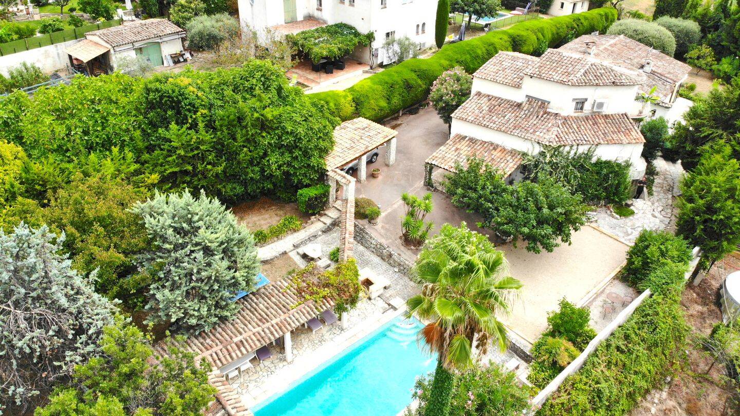 Maison 6 pièces 180 m² · à Vence · 180 m² · 996 000 €