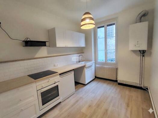 Appartement à louer 750 € 3 pièces 2 chambres 55 m² 2ème étage Centre Chalon-sur-Saône 71100