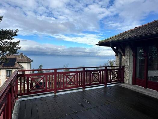 Appartement à louer 2 000 € 4 pièces 3 chambres 100 m² Étage 2/2 Cités Thonon-les-Bains 74200