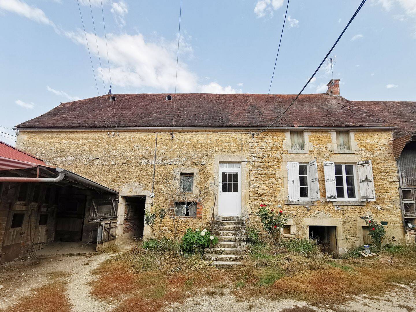 Maison 5 pièces 126 m² · à Cussangy · 126 m² · 60 000 €