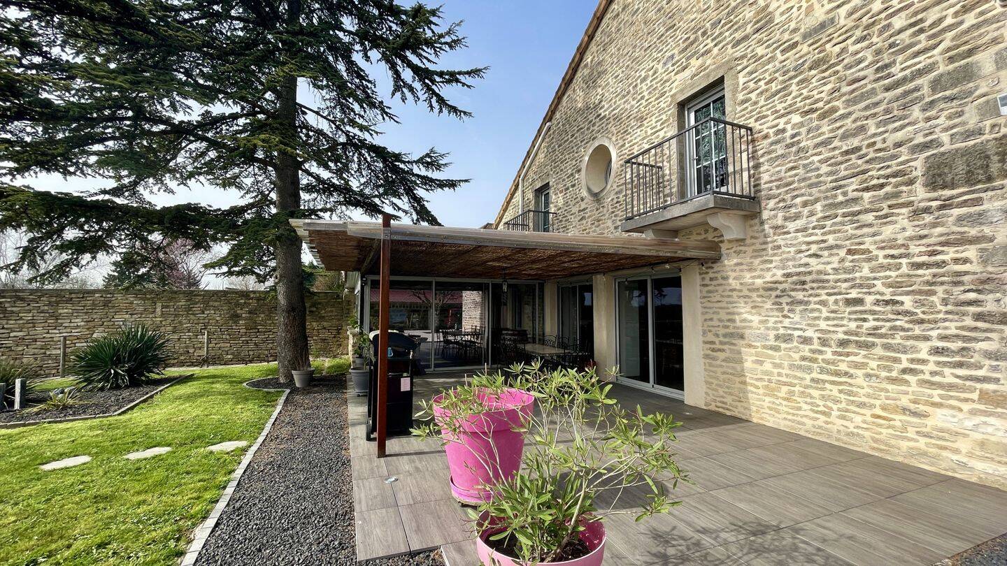 Maison 16 pièces 466 m² · à Beaune · 466 m² · 1 369 000 €