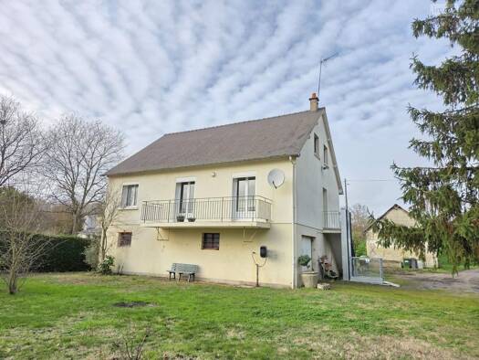 Maison à vendre 260 800 € 6 pièces 5 chambres 125 m² 2 985 m² de terrain Saint-Genouph 37510