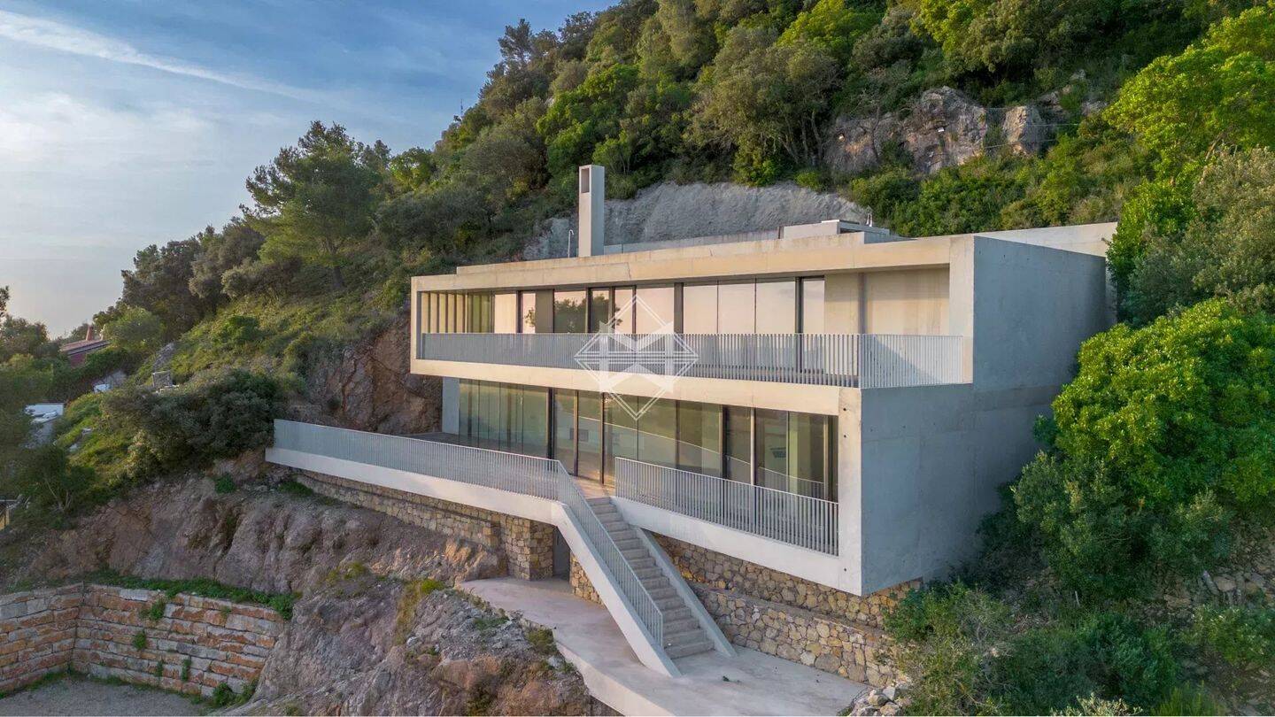 Maison 6 pièces 170 m² · à Hyères · 170 m² · 2 995 000 €