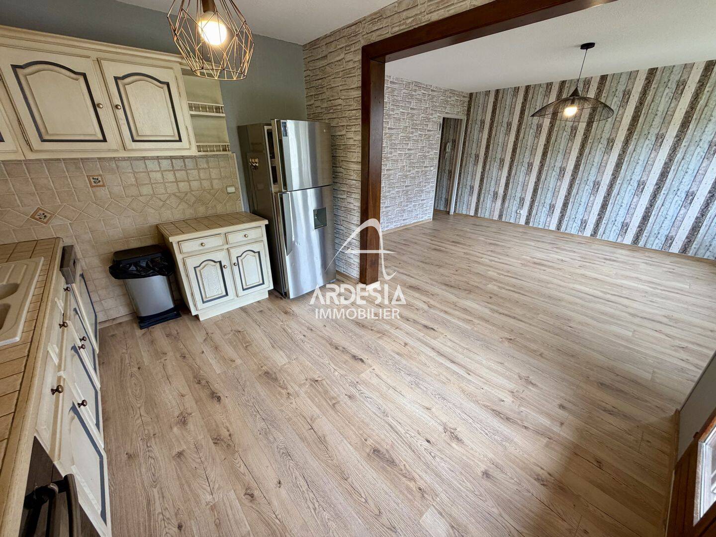 Appartement 5 pièces 103 m² · à Saint-Jean-de-Maurienne · 103 m² · 215 000 €