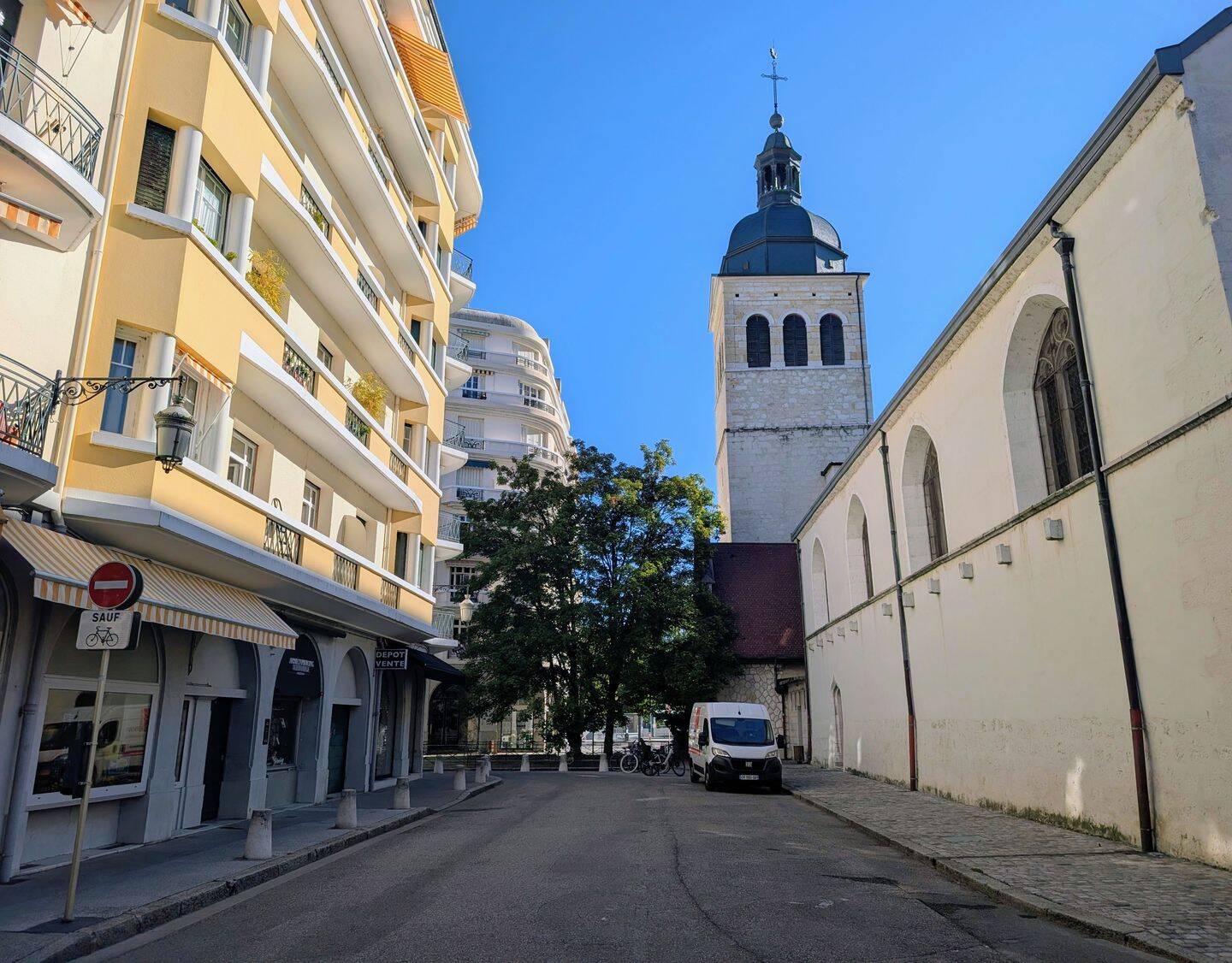 Appartement 2 pièces 43 m² · à Annecy · 43 m² · 2 280 €/mois