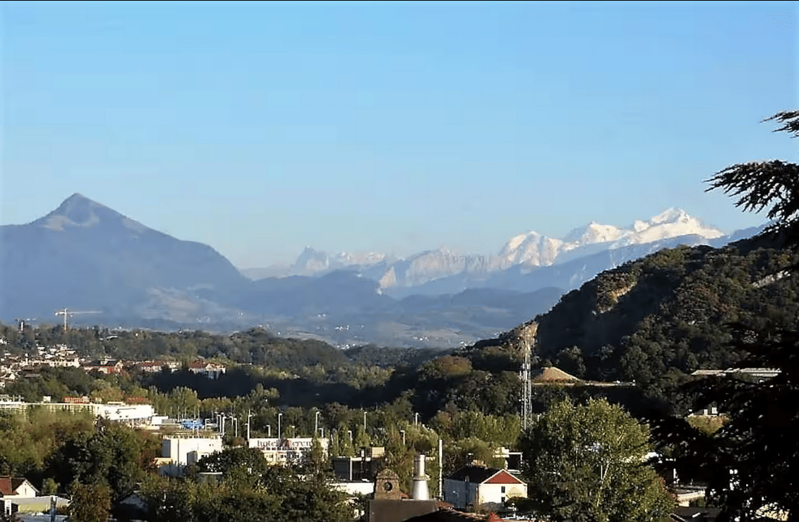 Appartement 1 pièce 48 m² · à Gaillard · 48 m² · 1 400 €