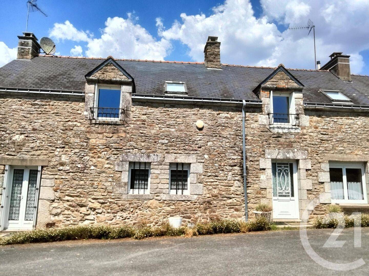 Maison 6 pièces 126 m² · à Sulniac · 126 m² · 950 €