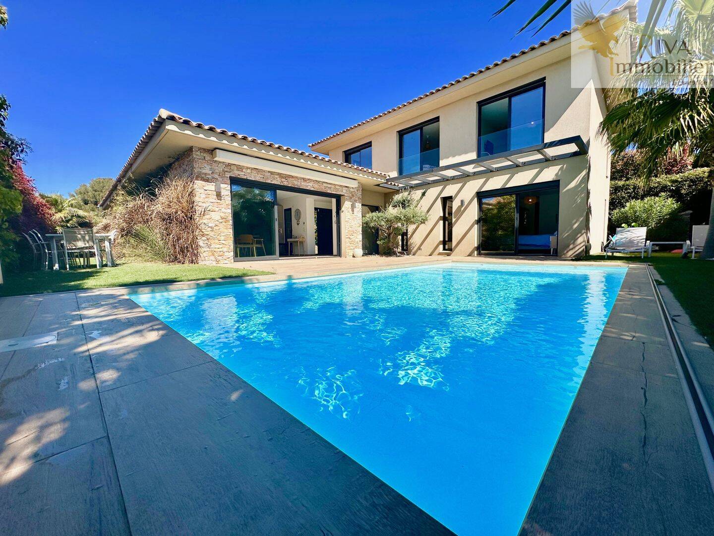 Maison 7 pièces 171 m² · à Sanary-sur-Mer · 171 m² · 2 195 000 €