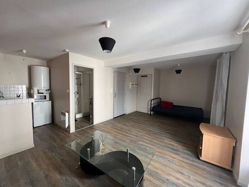 Appartement 1 pièce 28 m² · à Aiguillon · 28 m² · 360 €