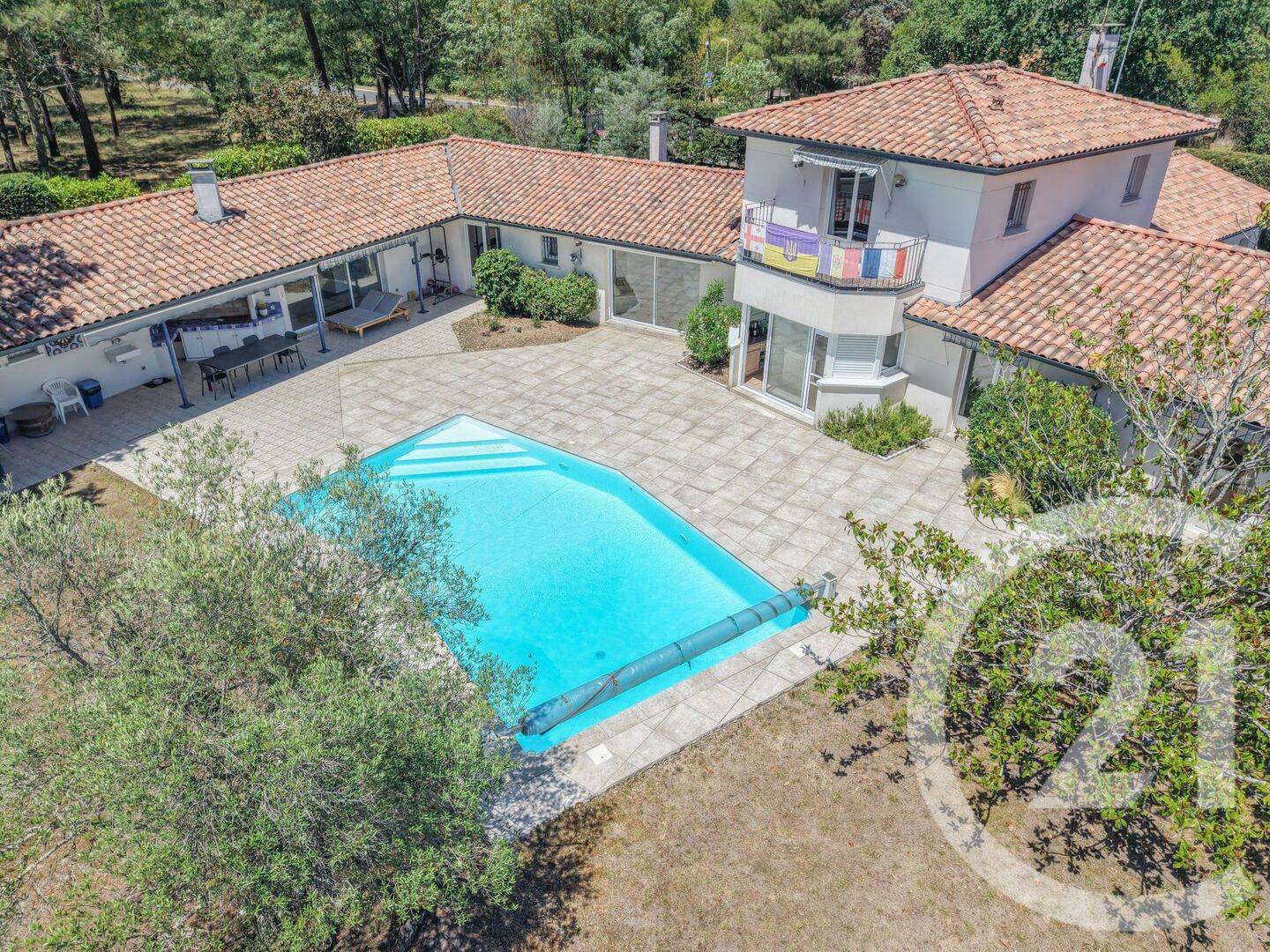 Maison 10 pièces 273 m² · à Saint-Aubin-de-Médoc · 272,5 m² · 699 000 €