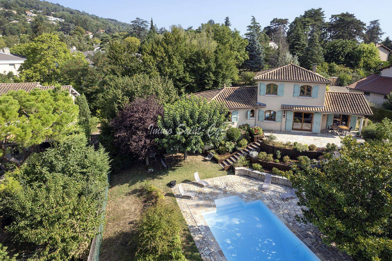 Maison 6 pièces 157 m² · à Saint-Cyr-au-Mont-d'Or · 157 m² · 850 000 €