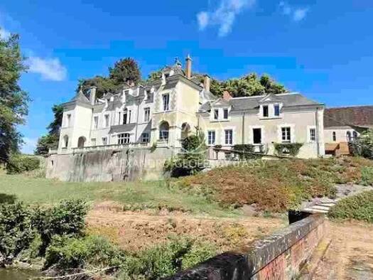 Château à vendre 2 700 000 € 25 pièces 11 chambres 1 200 m² 630 000 m² de terrain Cellettes 41120
