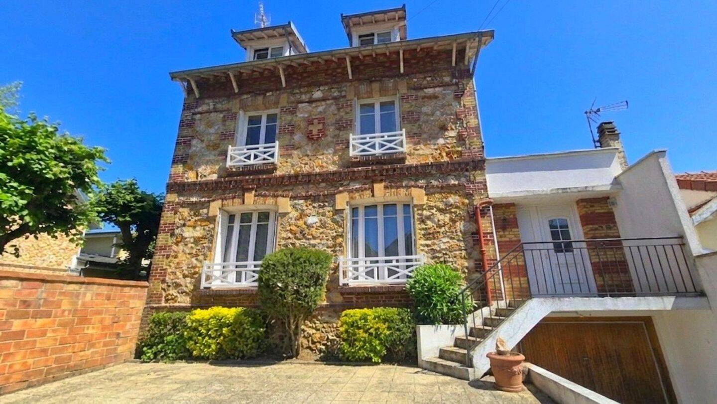 Maison 8 pièces 183 m² · à Saint-Prix · 183 m² · 649 000 €