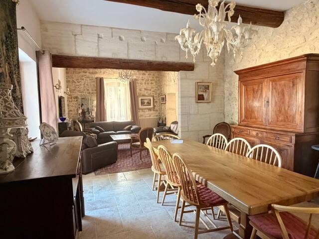 Maison 7 pièces 330 m² · à Mouriès · 330 m² · 1 090 000 €