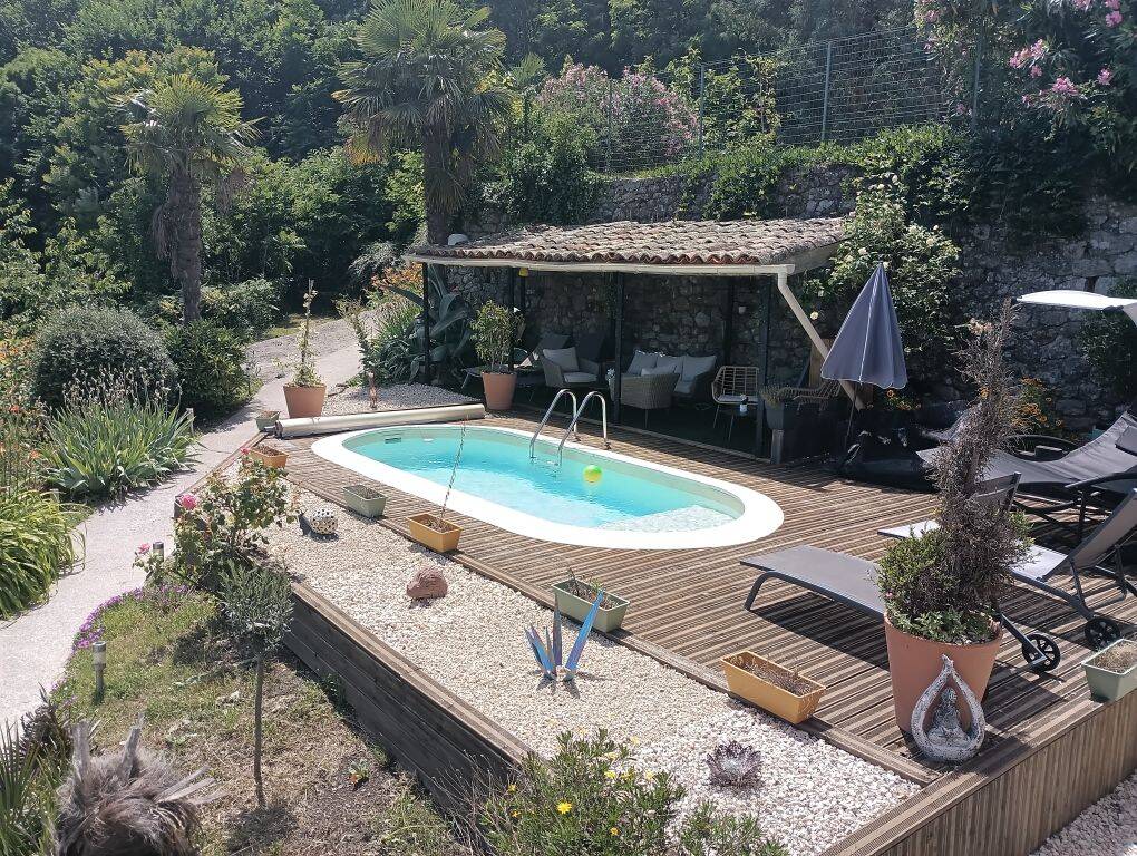 Maison 11 pièces 180 m² · à Meyras · 180 m² · 480 000 €