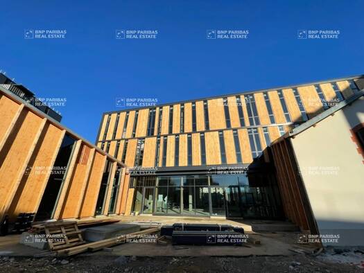 Espace bureau à louer 4 406 € 311 m² de bureaux Giraudeau Tours 37000