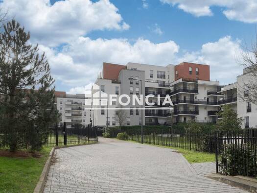 Appartement à vendre 148 000 € 2 pièces 1 chambre 47 m² RDC/6 Boussy-Saint-Antoine 91800