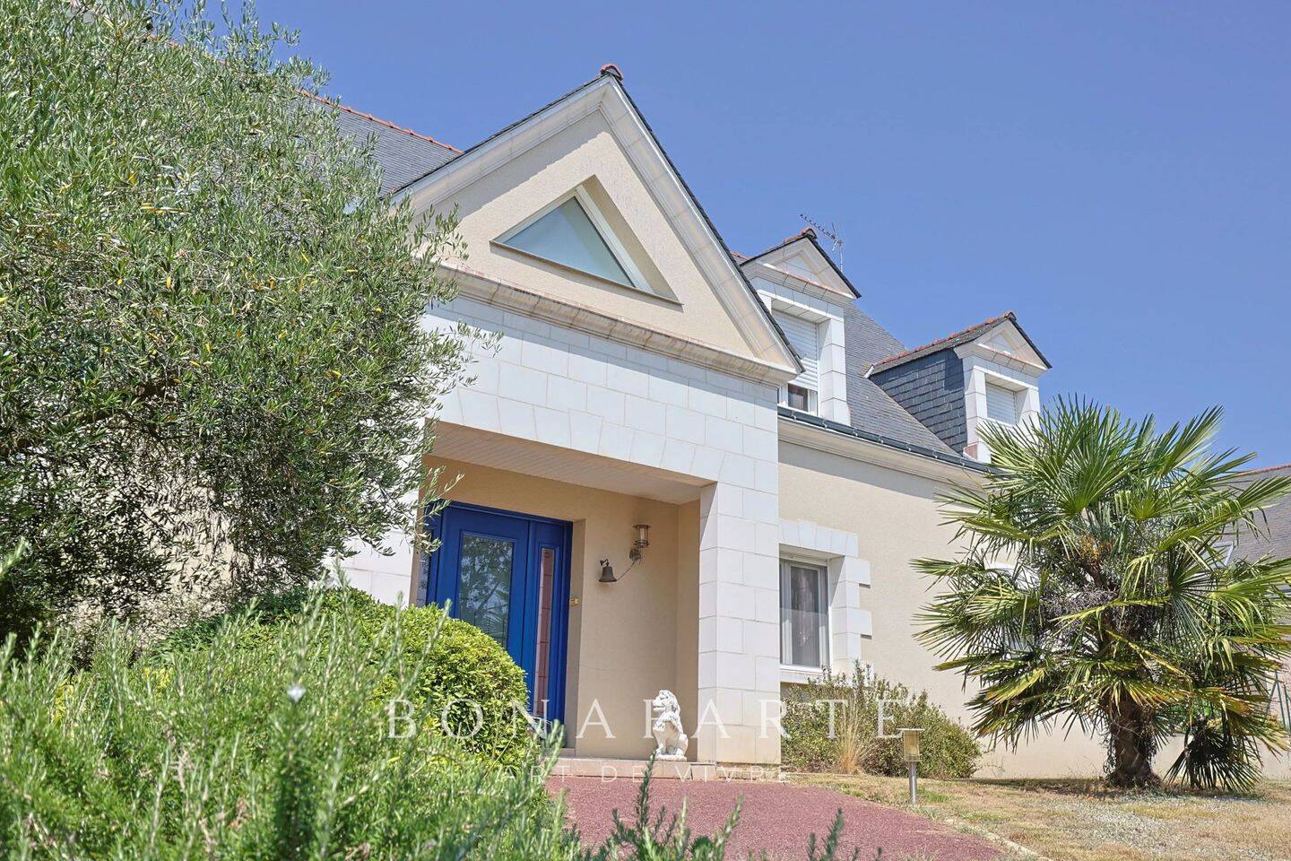 Maison 7 pièces 292 m² · à Mûrs-Erigné · 292 m² · 550 000 €