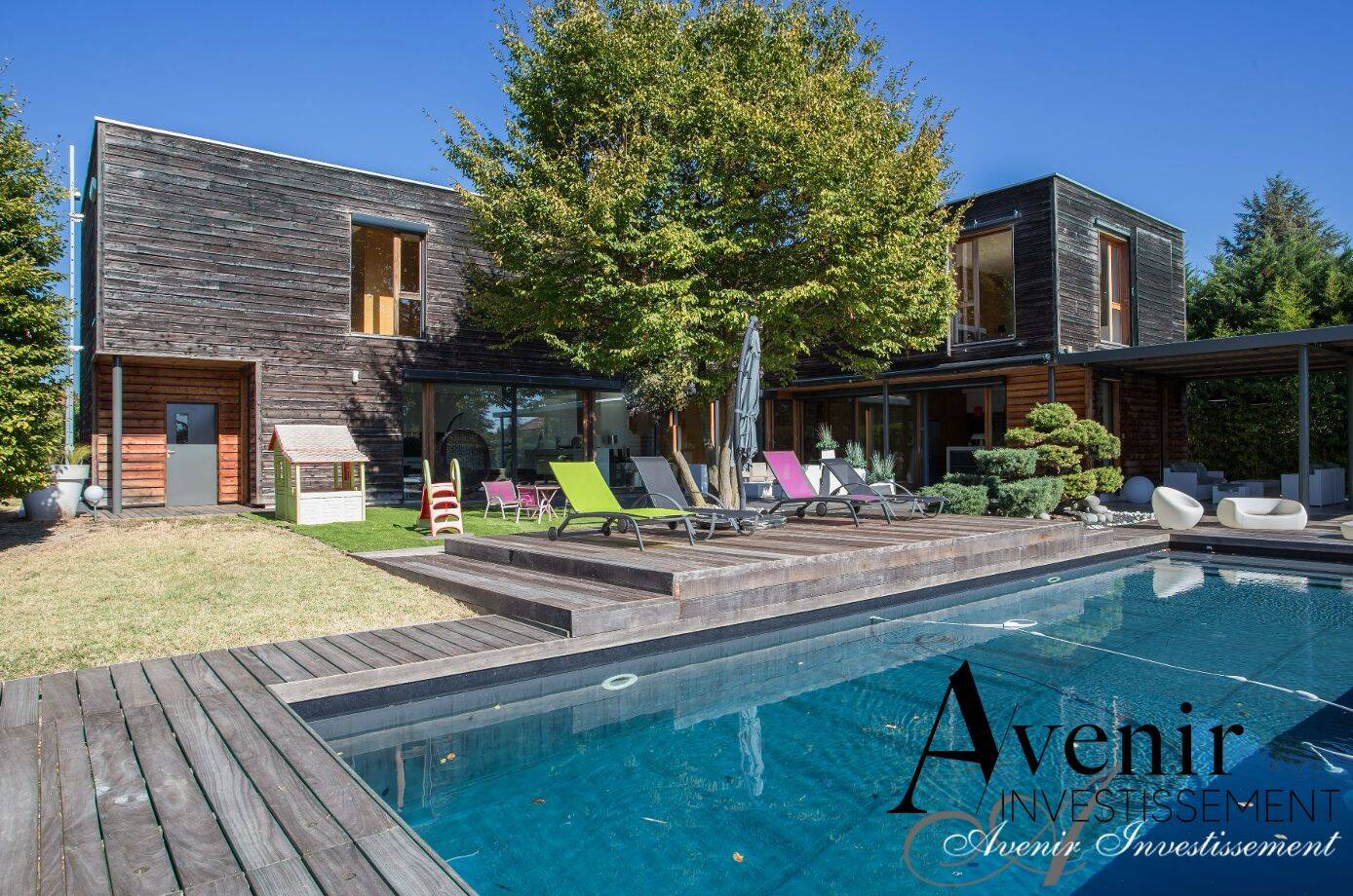 Maison 7 pièces 320 m² · à Neyron · 320 m² · 6 000 €/mois