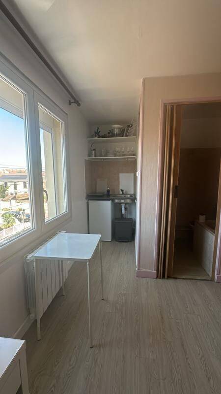 Appartement 2 pièces 14 m² · à Dijon · 13,9 m² · 350 €