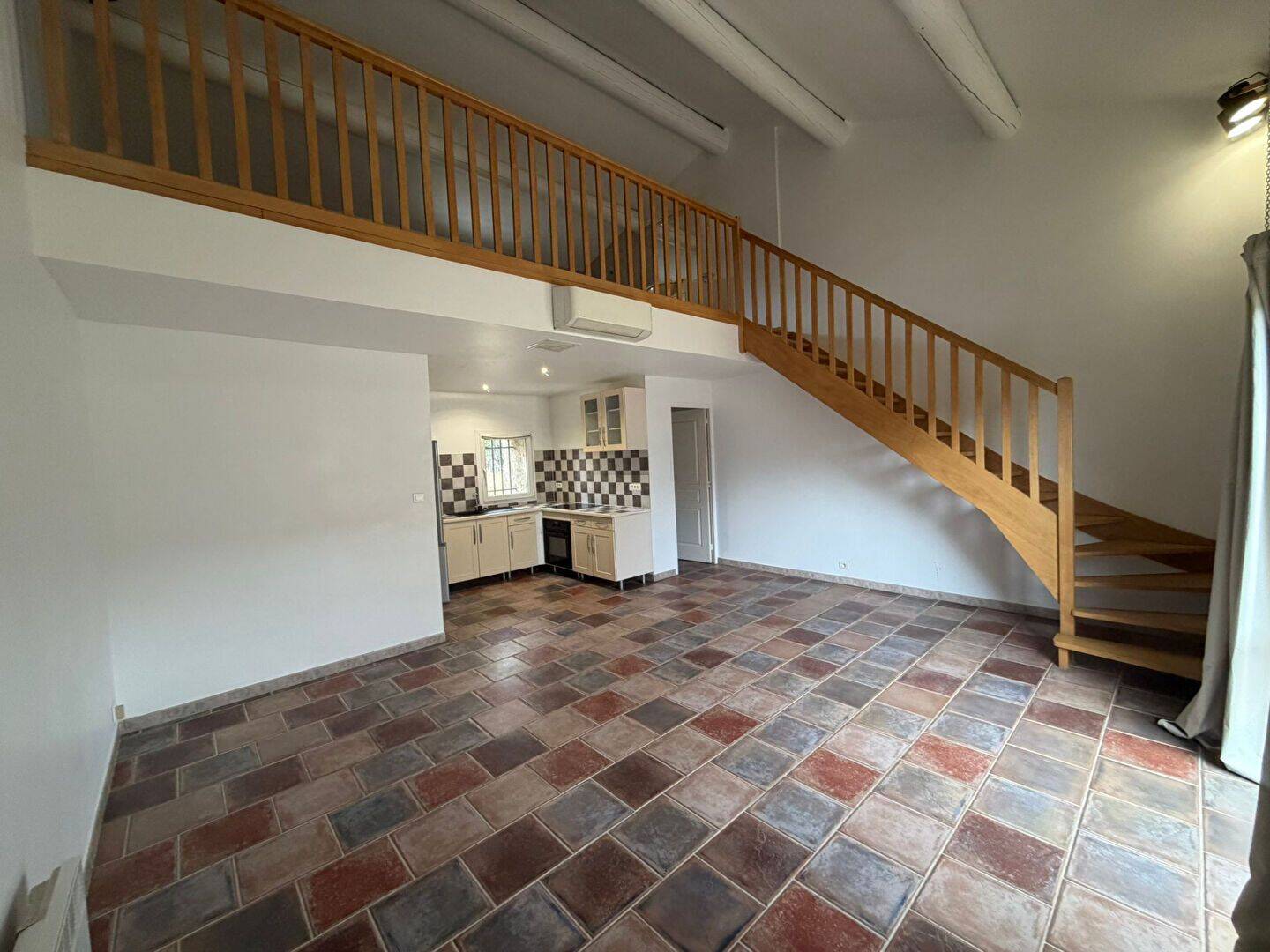 Appartement 1 pièce 57 m² · à Pernes-les-Fontaines · 57 m² · 670 €/mois