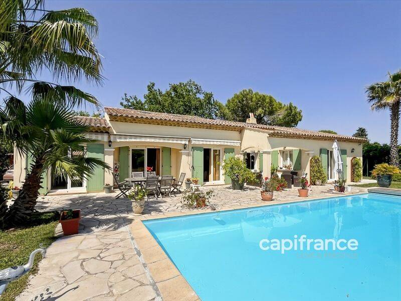 Maison 5 pièces 182 m² · à Bagnols-en-Forêt · 182 m² · 649 000 €