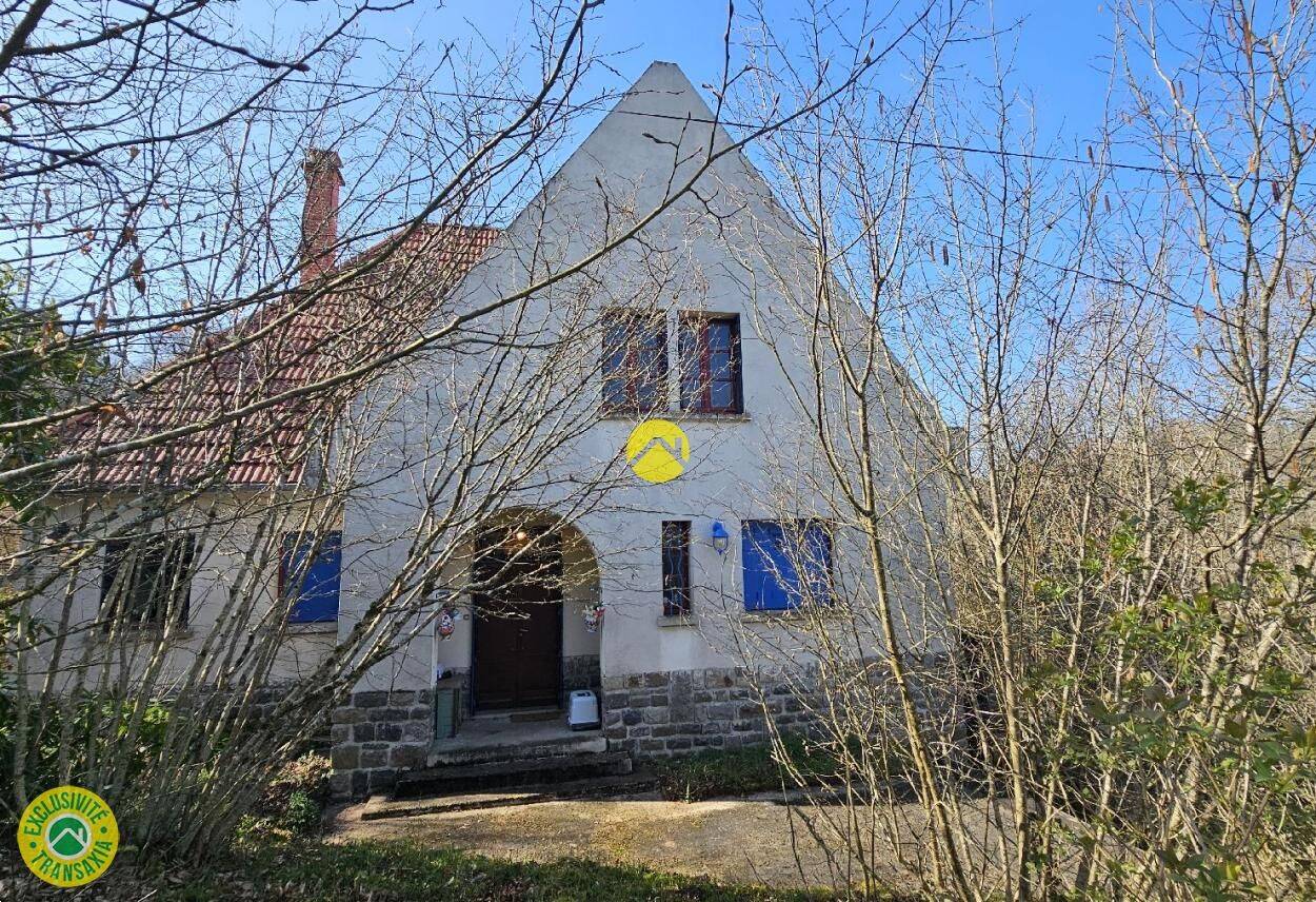 Maison 6 pièces 136 m² · à Mazirat · 136 m² · 88 000 €
