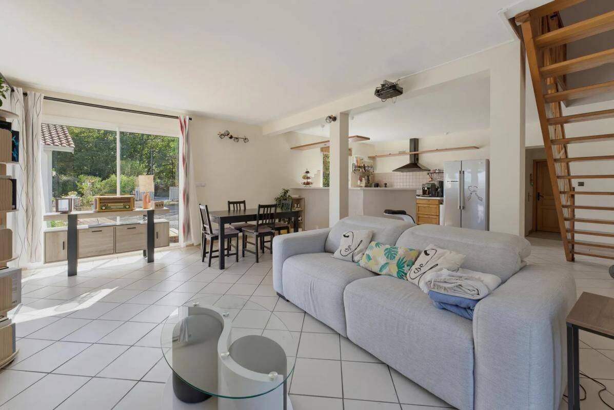 Maison 6 pièces 200 m² · à Saint-Selve · 200 m² · 620 000 €