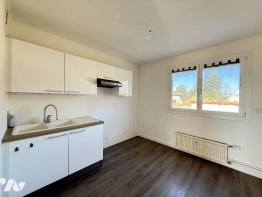 Appartement à vendre 137 000 € 4 pièces 3 chambres 80,4 m² 1er étage Oyonnax 01100