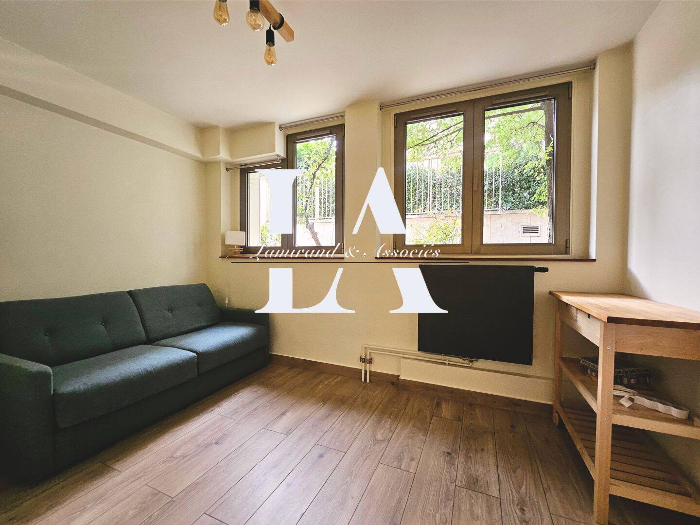 Appartement 1 pièce 20 m² · à Paris 7ème Arrondissement · 20 m² · 1 090 €/mois