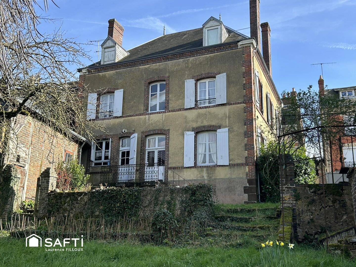 Maison 11 pièces 230 m² · à Mondoubleau · 230 m² · 298 100 €