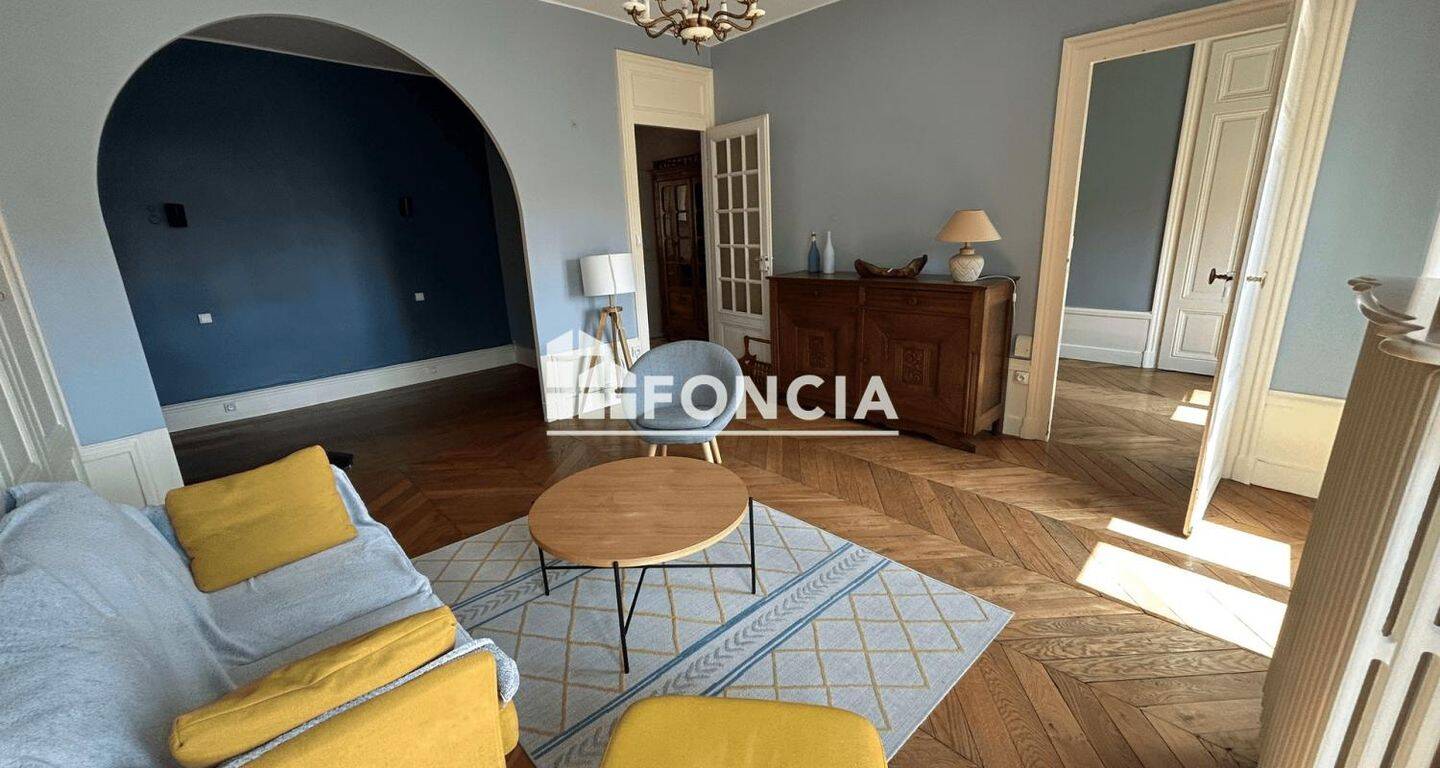 Appartement 2 pièces 62 m² · à Lyon 2ème Arrondissement · 61,5 m² · 903 €