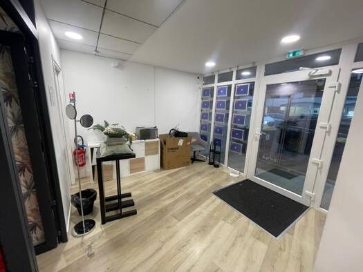 Boutique à louer 1 550 € 5 pièces 140 m² de surface de vente Lille 59000