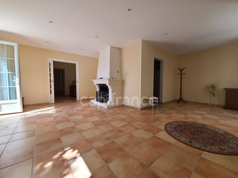 Maison 7 pièces 142 m² · à Saintes · 142 m² · 294 000 €