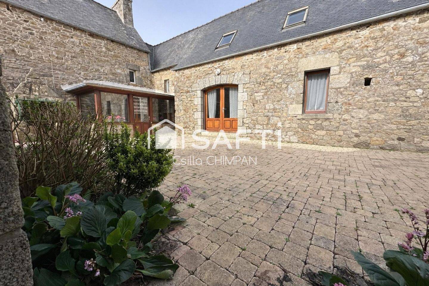 Maison 9 pièces 200 m² · à Trégrom · 200 m² · 313 000 €