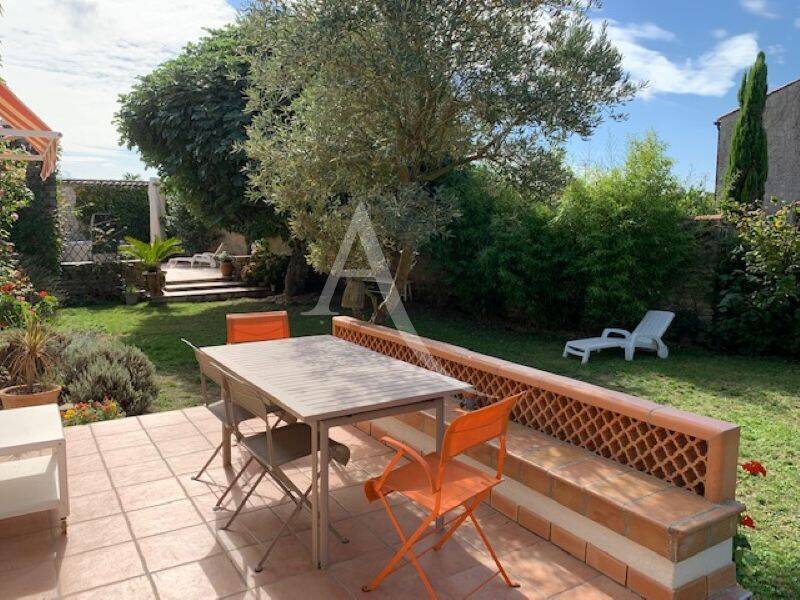Maison 9 pièces 181 m² · à Longeville-sur-Mer · 181 m² · 364 900 €