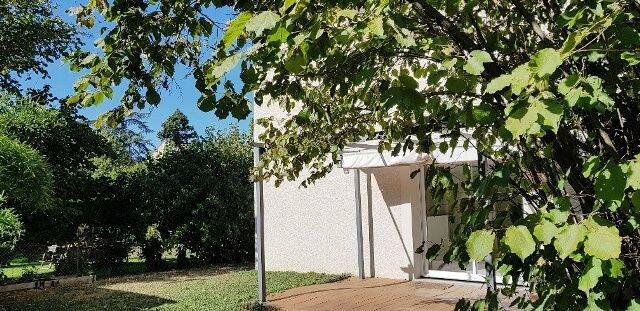 Maison 7 pièces 130 m² · à Sainte-Foy-lès-Lyon · 130 m² · 2 250 €