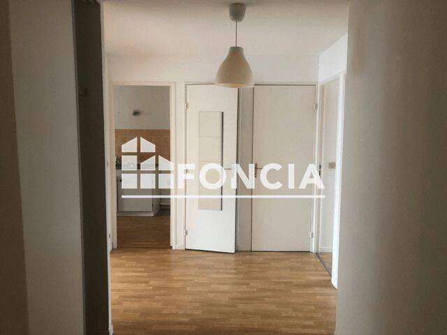 Appartement 3 pièces 68 m² · à Lille · 67,7 m² · 894 €