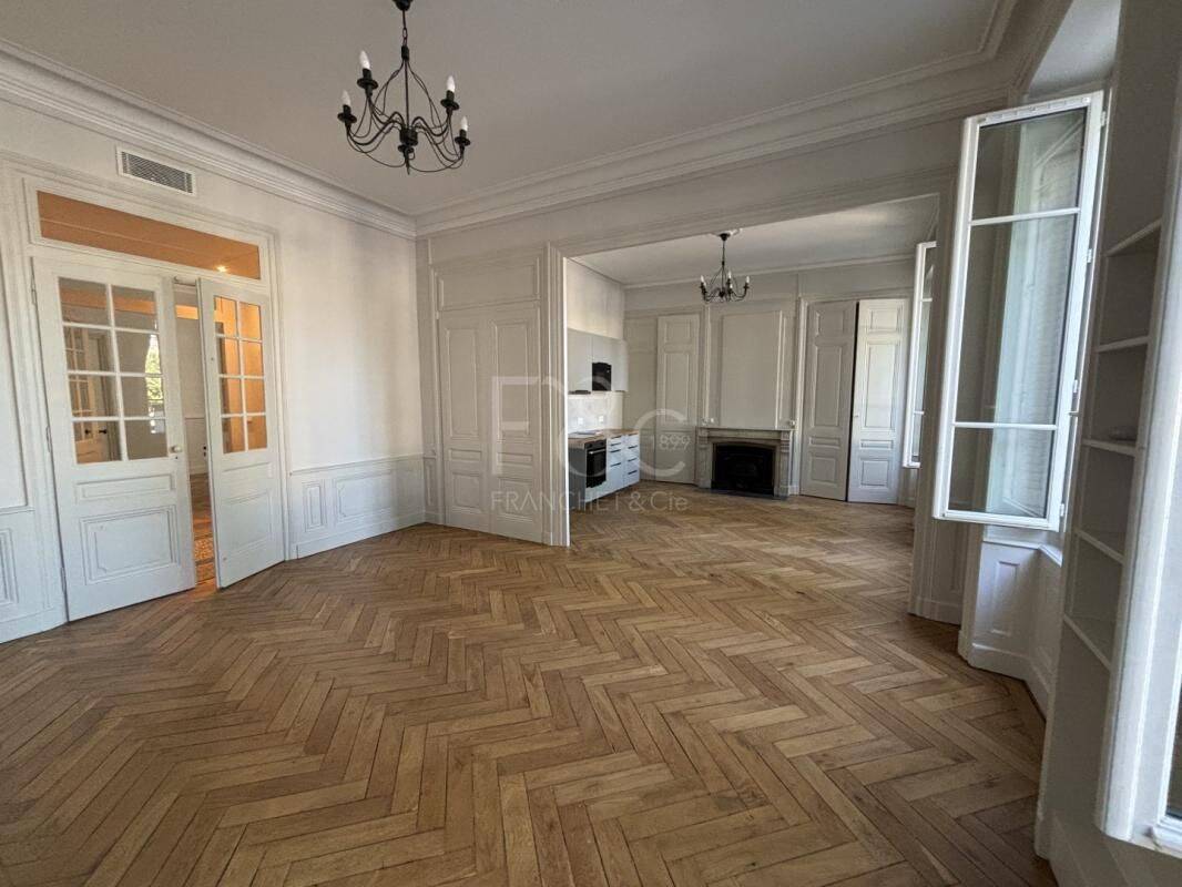 Appartement 4 pièces 128 m² · à Lyon 3ème Arrondissement · 128 m² · 1 943 €/mois