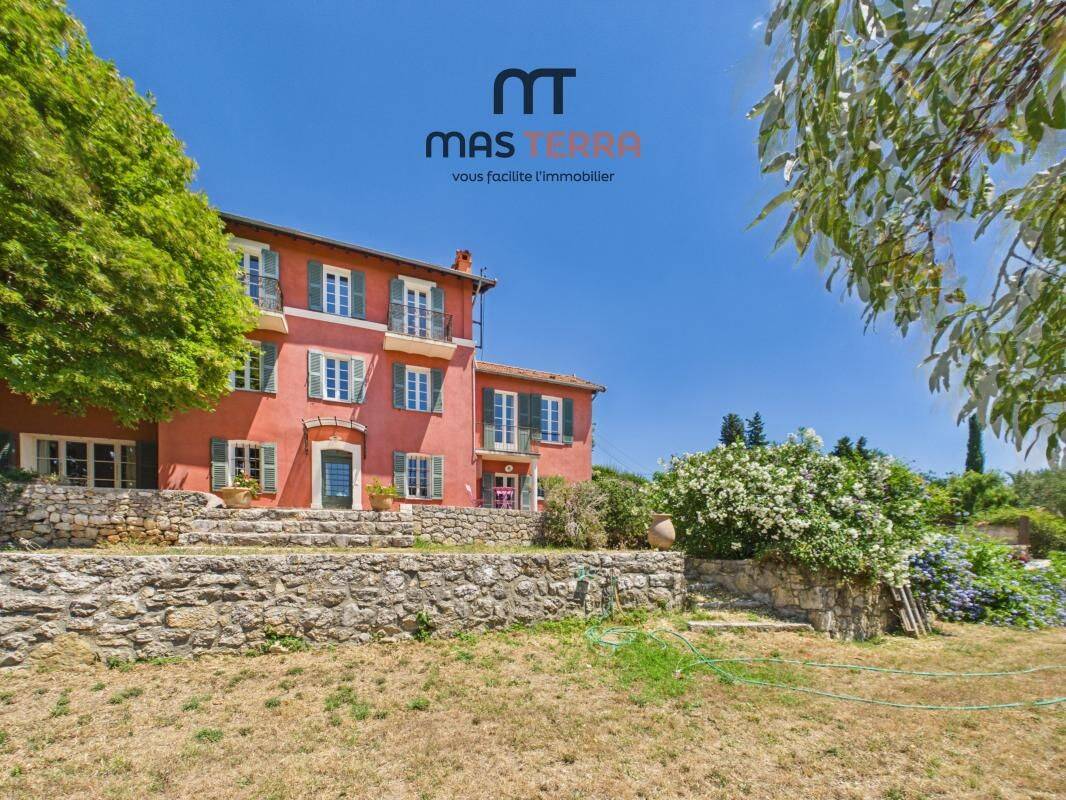 Maison 9 pièces 248 m² · à Châteauneuf-Grasse · 247,9 m² · 1 090 000 €