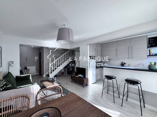 Appartement à vendre 149 000 € 2 pièces 1 chambre 68 m² Étage 3/6 Pau 64000