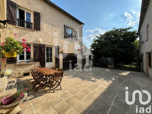 Maison à vendre 369 000 € 9 pièces 4 chambres 224 m² 605 m² de terrain Bas du Domaine de la Vallée Mantes-la-Ville 78711