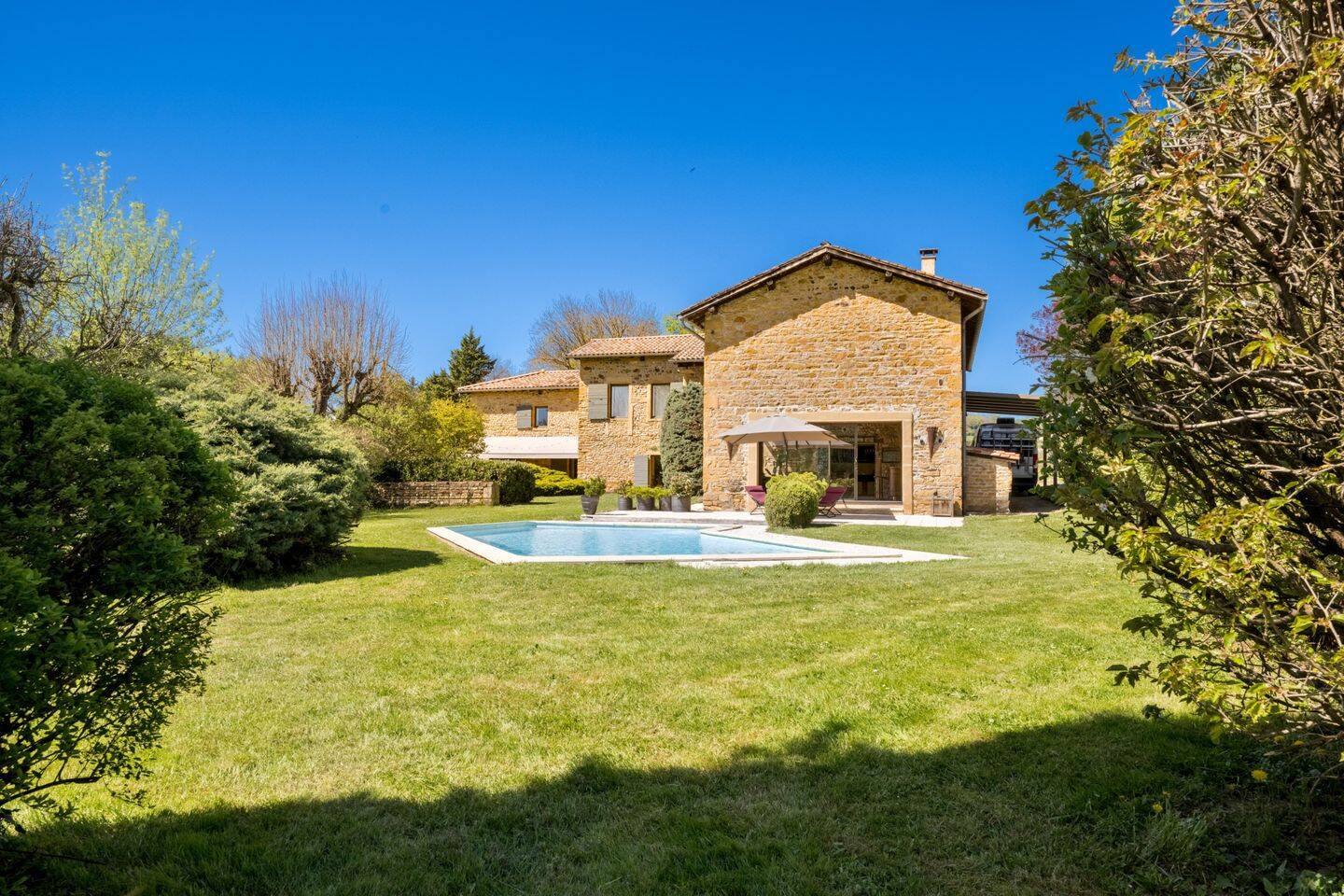 Maison 9 pièces 260 m² · à Bagnols · 260 m² · 1 250 000 €