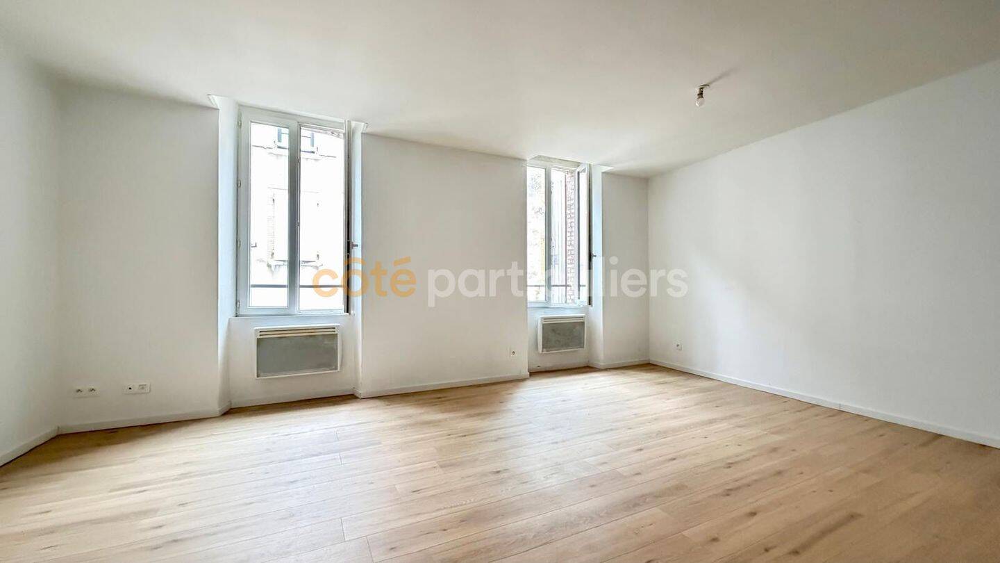 Appartement 4 pièces 92 m² · à Caussade · 92 m² · 650 €