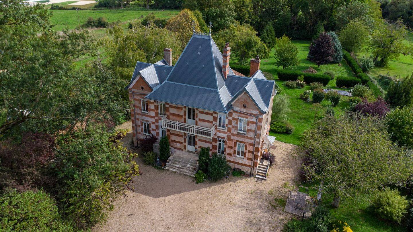 Maison 5 pièces 125 m² · à Pierre-de-Bresse · 125 m² · 295 000 €
