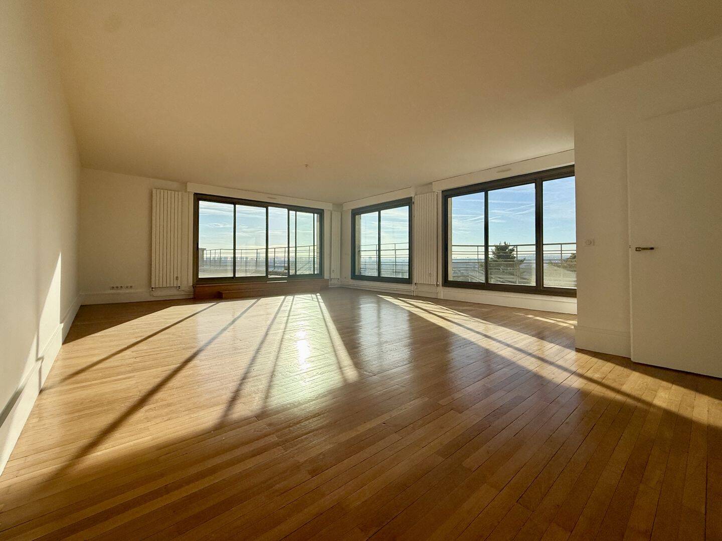 Appartement 7 pièces 207 m² · à Saint-Cloud · 207 m² · 5 400 €/mois