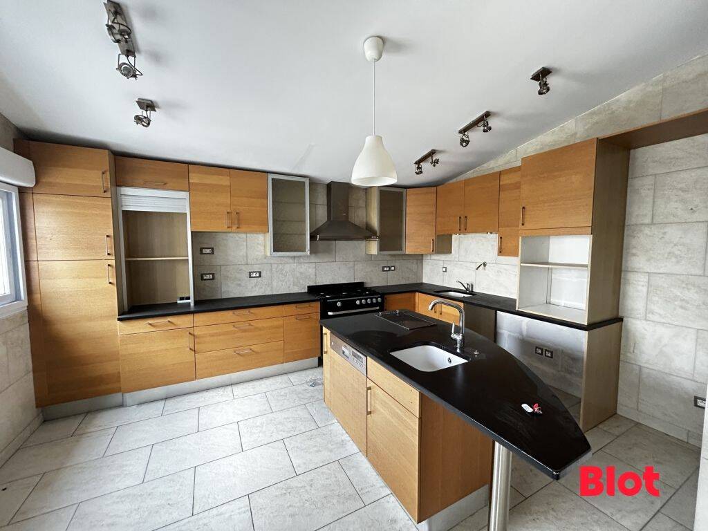 A LOUER - MAISON - PROCHE RUE DE NANTES - 125m2 — 1