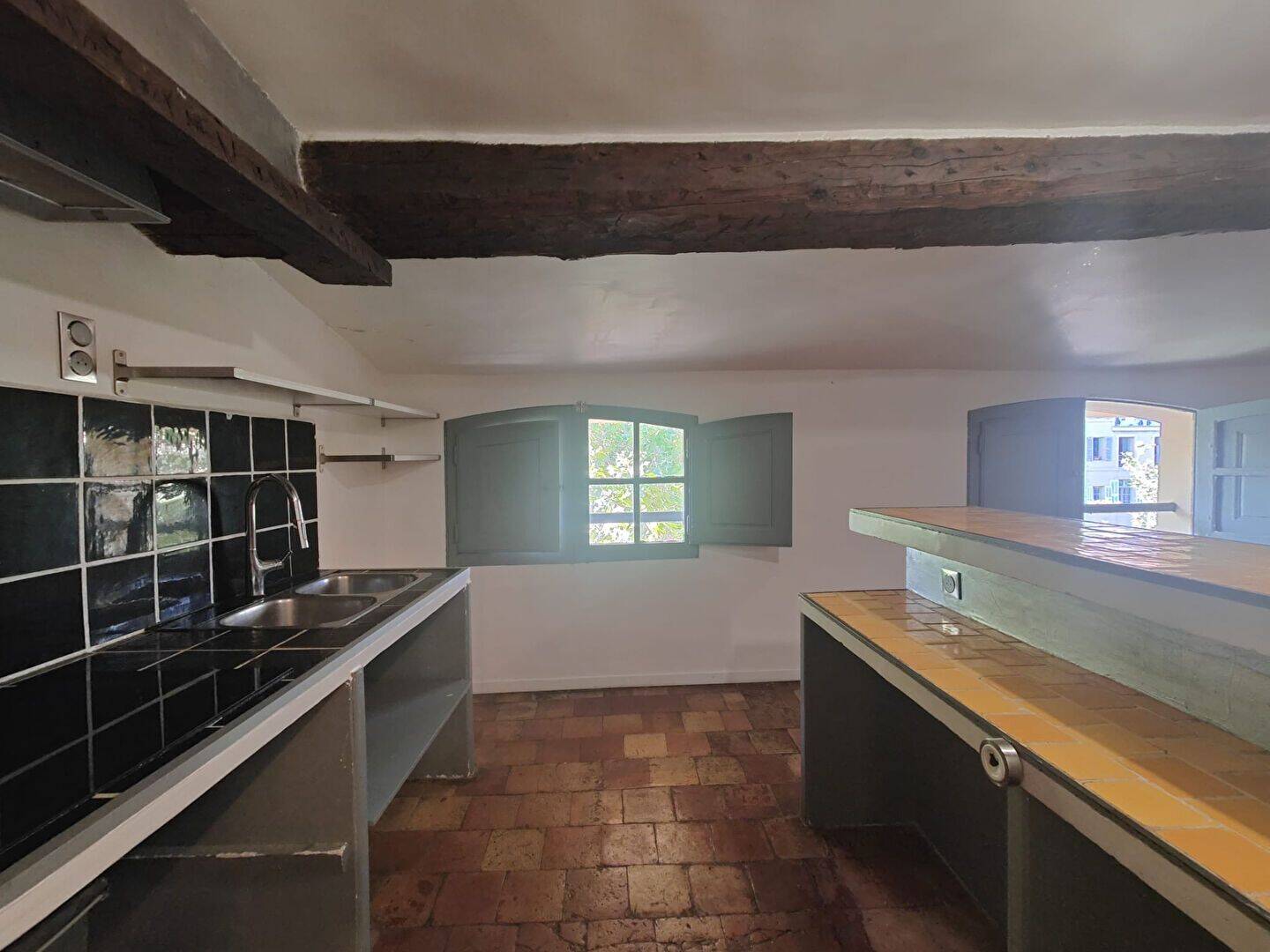 3 pièces 89 m² · à Aix-en-Provence · 89 m² · 1 269 €